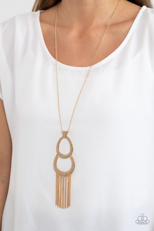 Reeling in Relics - Gold - Paparazzi Necklace Image