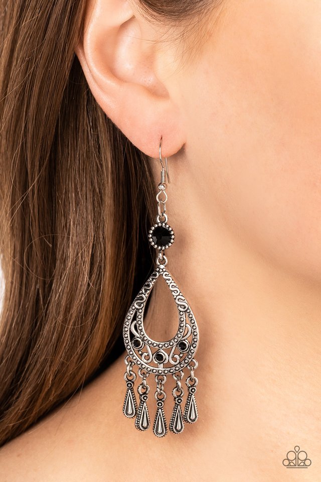 Viva la DIVA - Black - Paparazzi Earring Image