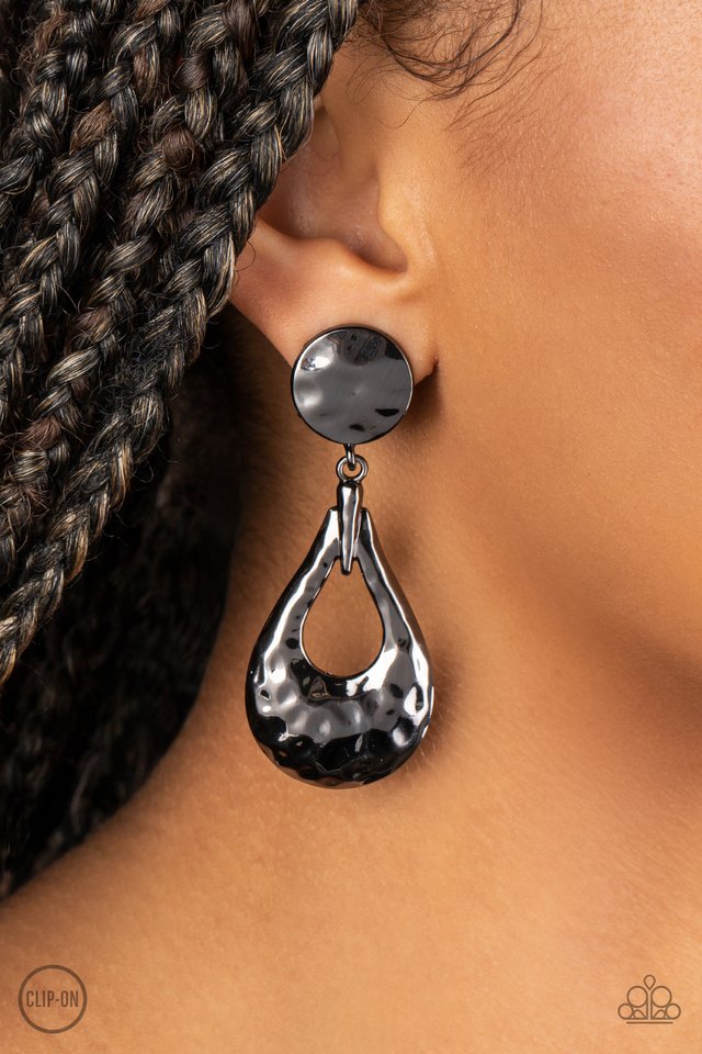 Metallic Magic - Black - Paparazzi Earring Image
