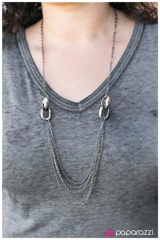 Paparazzi Necklace ~ Daringly Debonair - Black