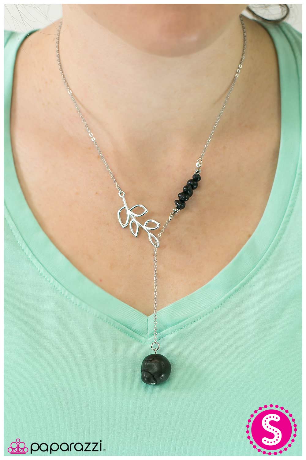 Paparazzi Necklace ~ Standing My Ground - Black