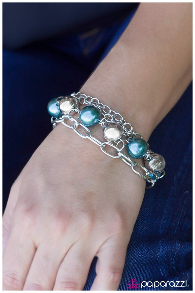 Paparazzi Bracelet ~ Right Side of the Tracks - Blue