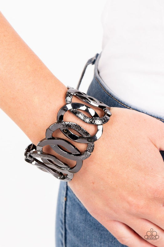 Industrial Indulgence - Black - Paparazzi Bracelet Image