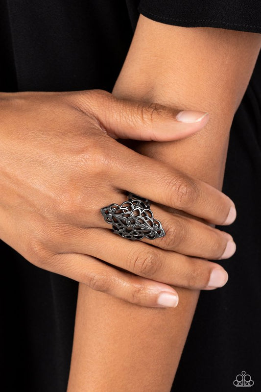 Curled Crown - Black - Paparazzi Ring Image