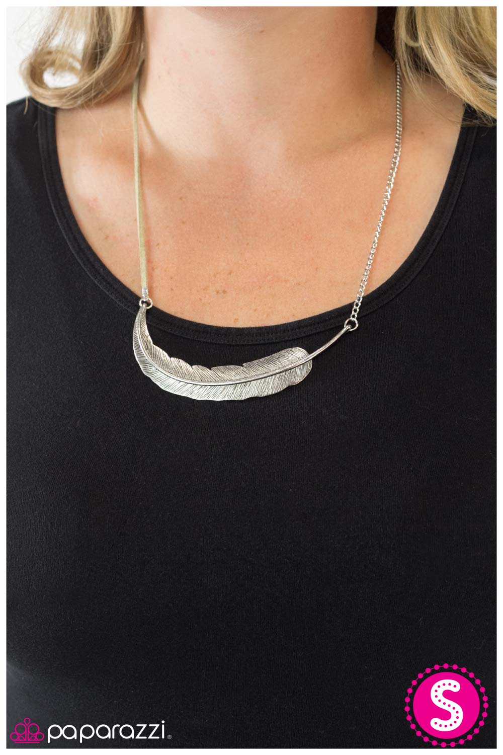 Paparazzi Necklace ~ Airborne - Green