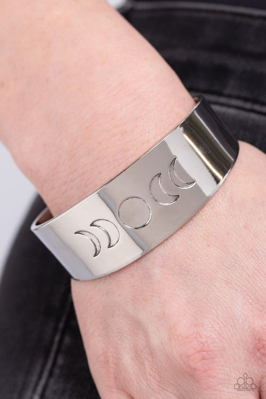 Lunar Effect - Silver - Paparazzi Bracelet Image