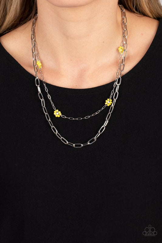 Bold Buds - Yellow - Paparazzi Necklace Image