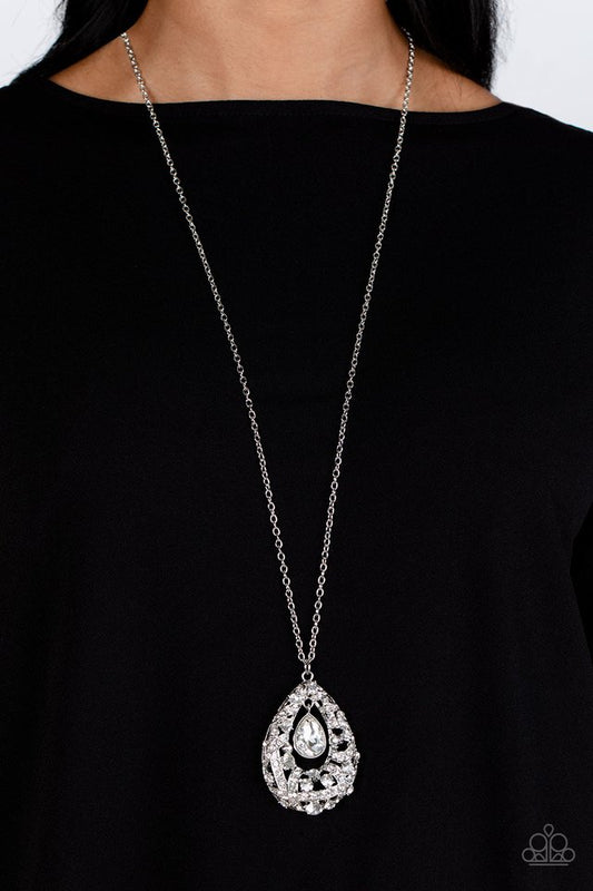 Glitz and GLOW - White - Paparazzi Necklace Image