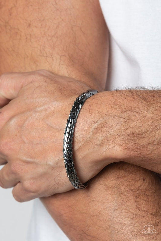 Cargo Couture - Black - Paparazzi Bracelet Image