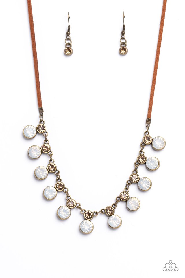 Color Me CHIC - Brass - Paparazzi Necklace Image