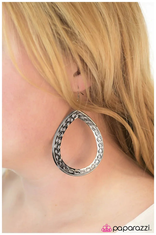 Paparazzi Earring ~ An Old Western  - Black