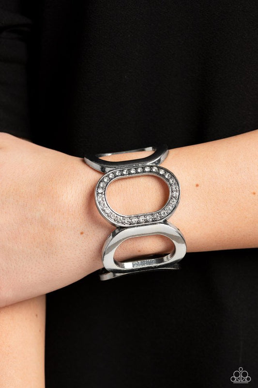 Opulent Ovals - White - Paparazzi Bracelet Image
