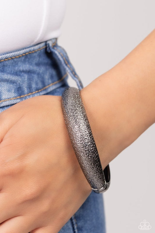 Rippling Reunion - Black - Paparazzi Bracelet Image
