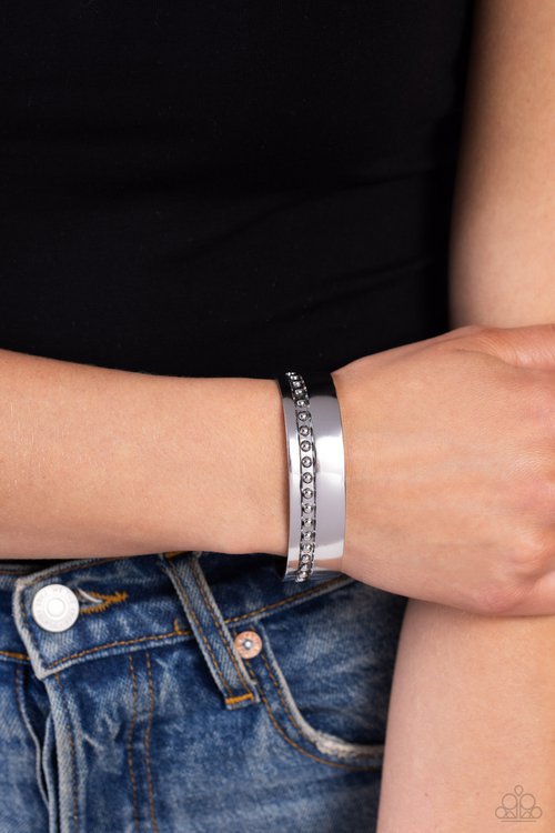 Deco Dune - Silver - Paparazzi Bracelet Image