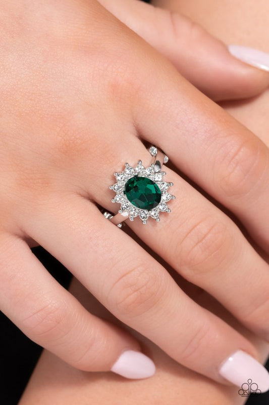 Red Carpet Reveal - Green - Paparazzi Ring Image