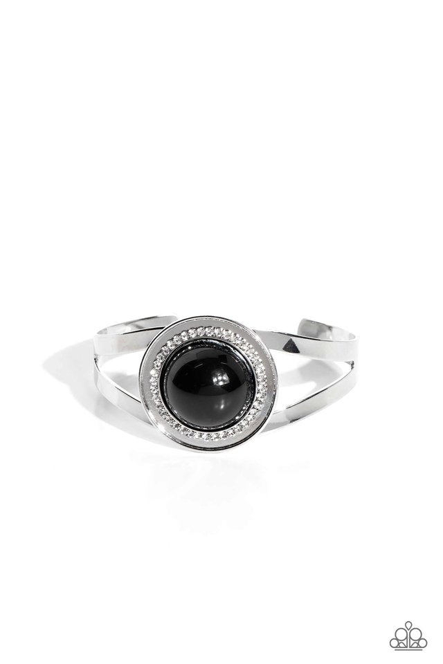 Put On The GLITZ - Black - Paparazzi Bracelet Image