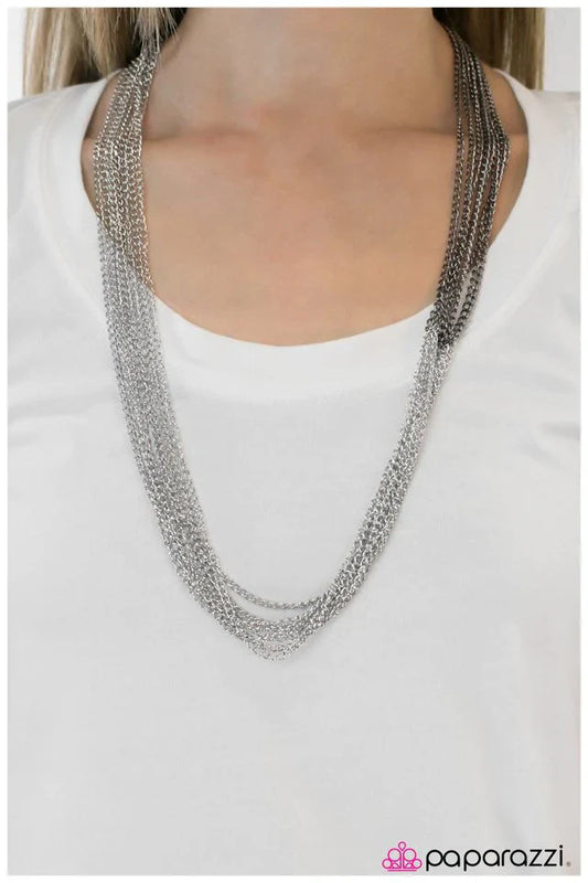 Paparazzi Necklace ~ The Matchup - Black