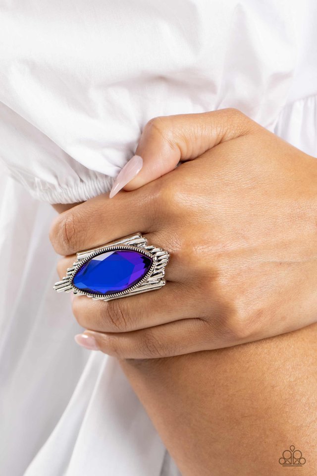 Stunning Showman - Purple - Paparazzi Ring Image