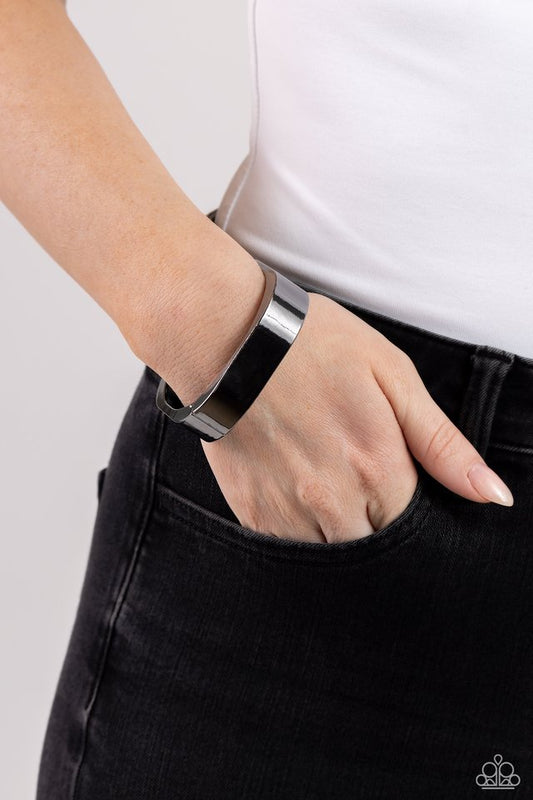 Boss Babe Basic - Black - Paparazzi Bracelet Image