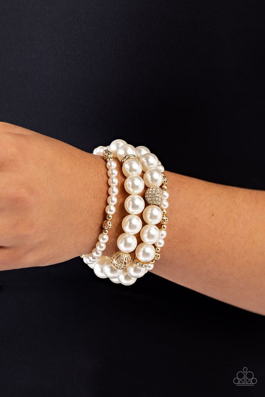 Vastly Vintage - Gold - Paparazzi Bracelet Image