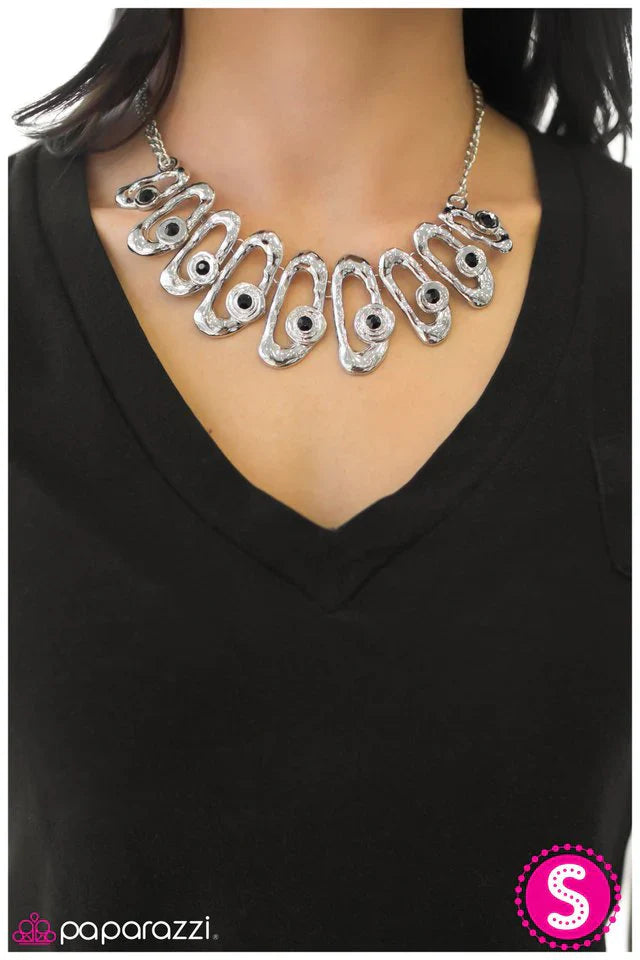 Paparazzi Necklace ~ Take A Bow - Black