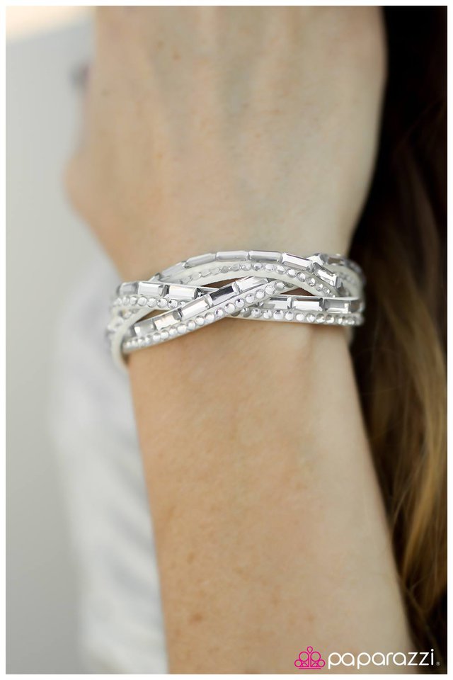 Paparazzi Bracelet ~ The Wow Factor - White