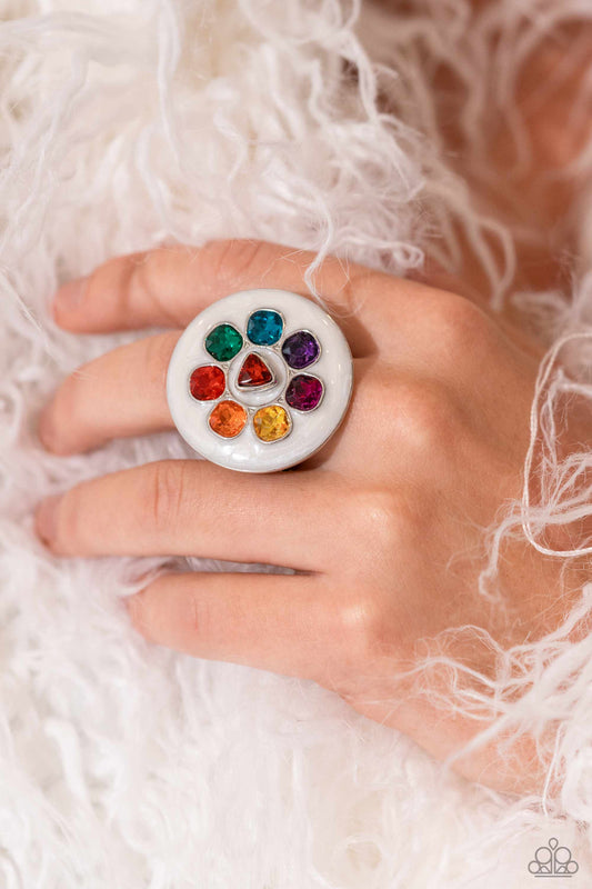 Paparazzi Ring ~ Captivating Centerpiece - Multi