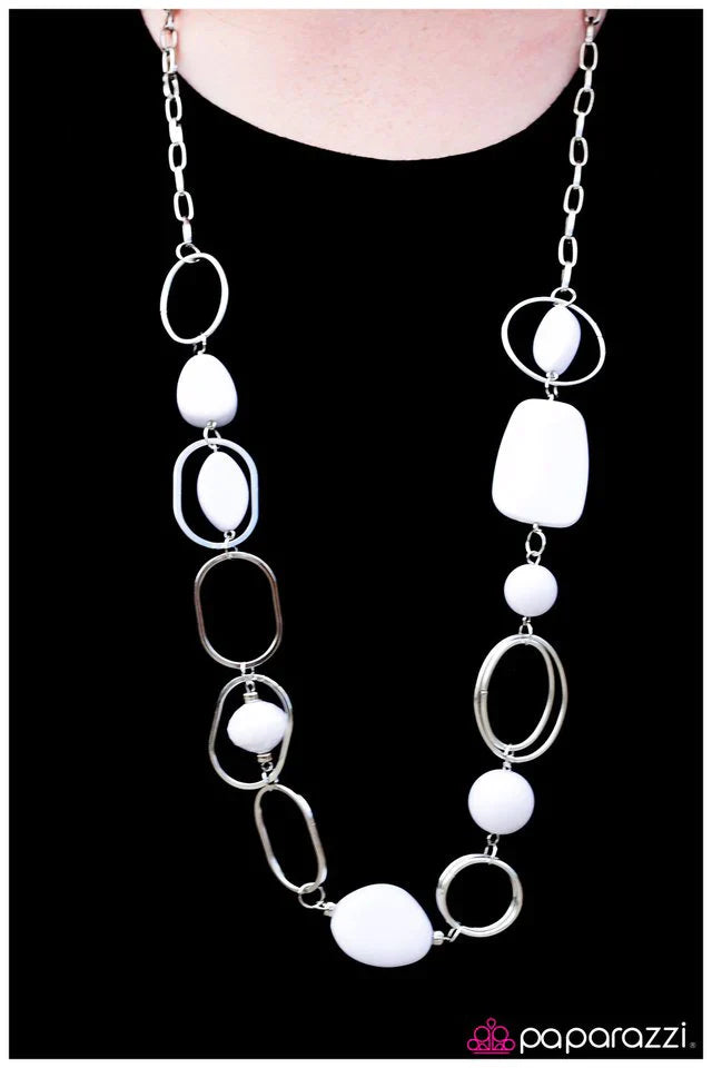 Paparazzi Necklace ~ Geo Queen - White