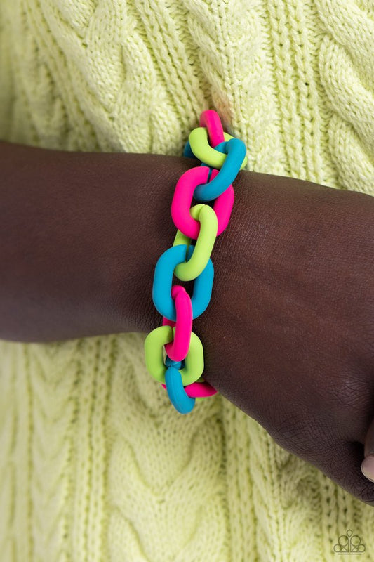 Go the Extra SMILE - Green - Paparazzi Bracelet Image