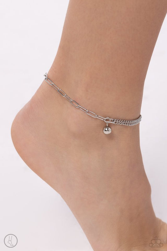 Solo Sojourn - Silver - Paparazzi Bracelet Image