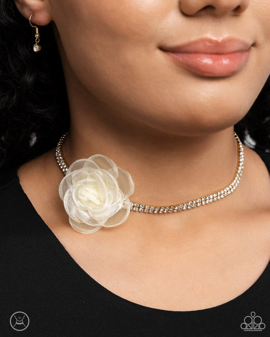 Rosy Range - Gold - Paparazzi Necklace Image