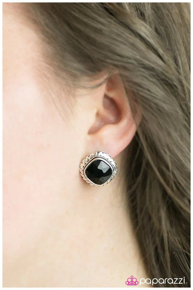 Paparazzi Earring ~ Worth A Million - Black