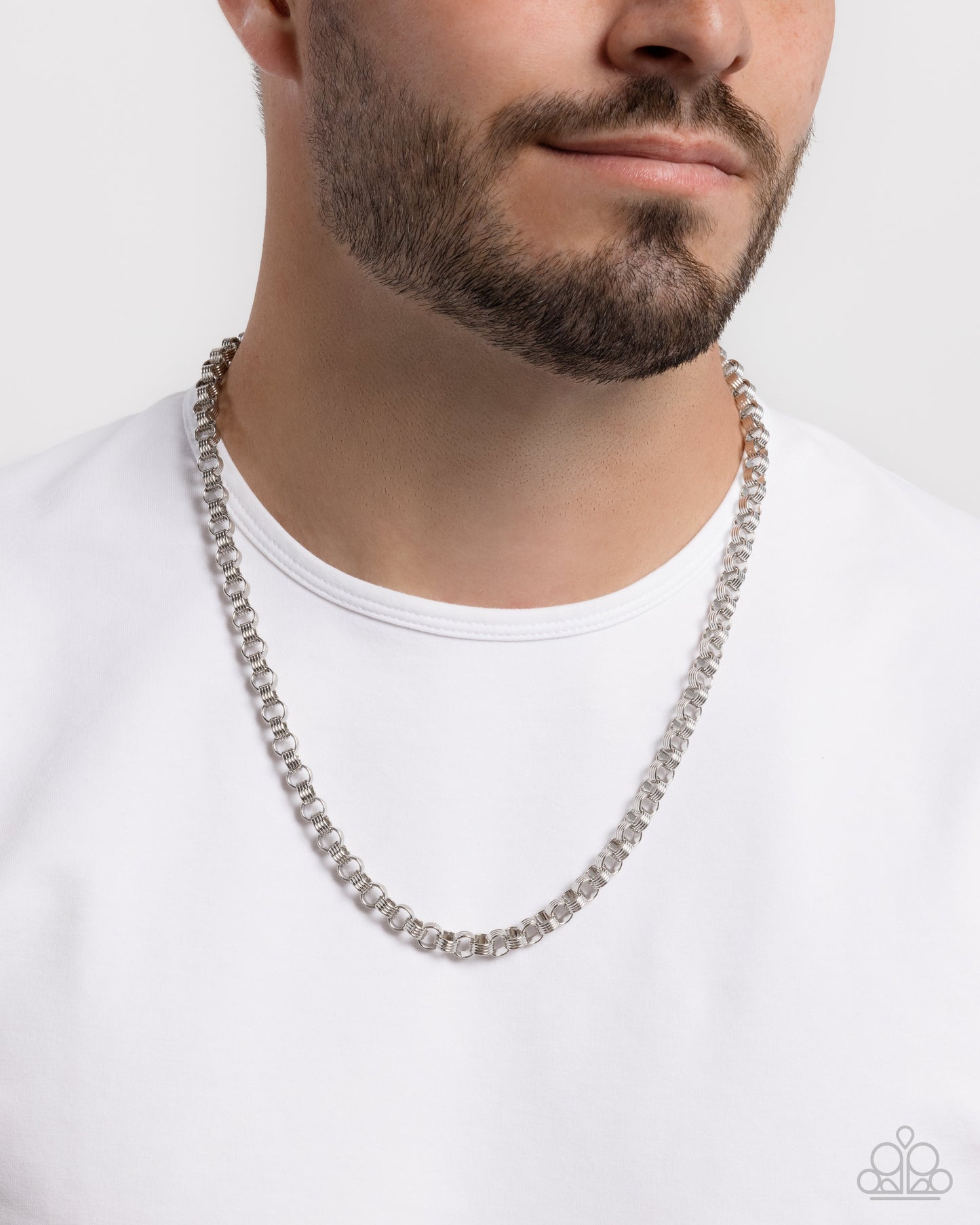 Linked Lounge - Silver - Paparazzi Necklace Image