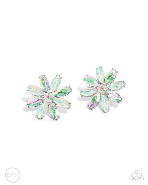 Maiden Makeover - Green - Paparazzi Earring Image