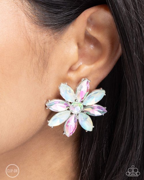 Maiden Makeover - Green - Paparazzi Earring Image