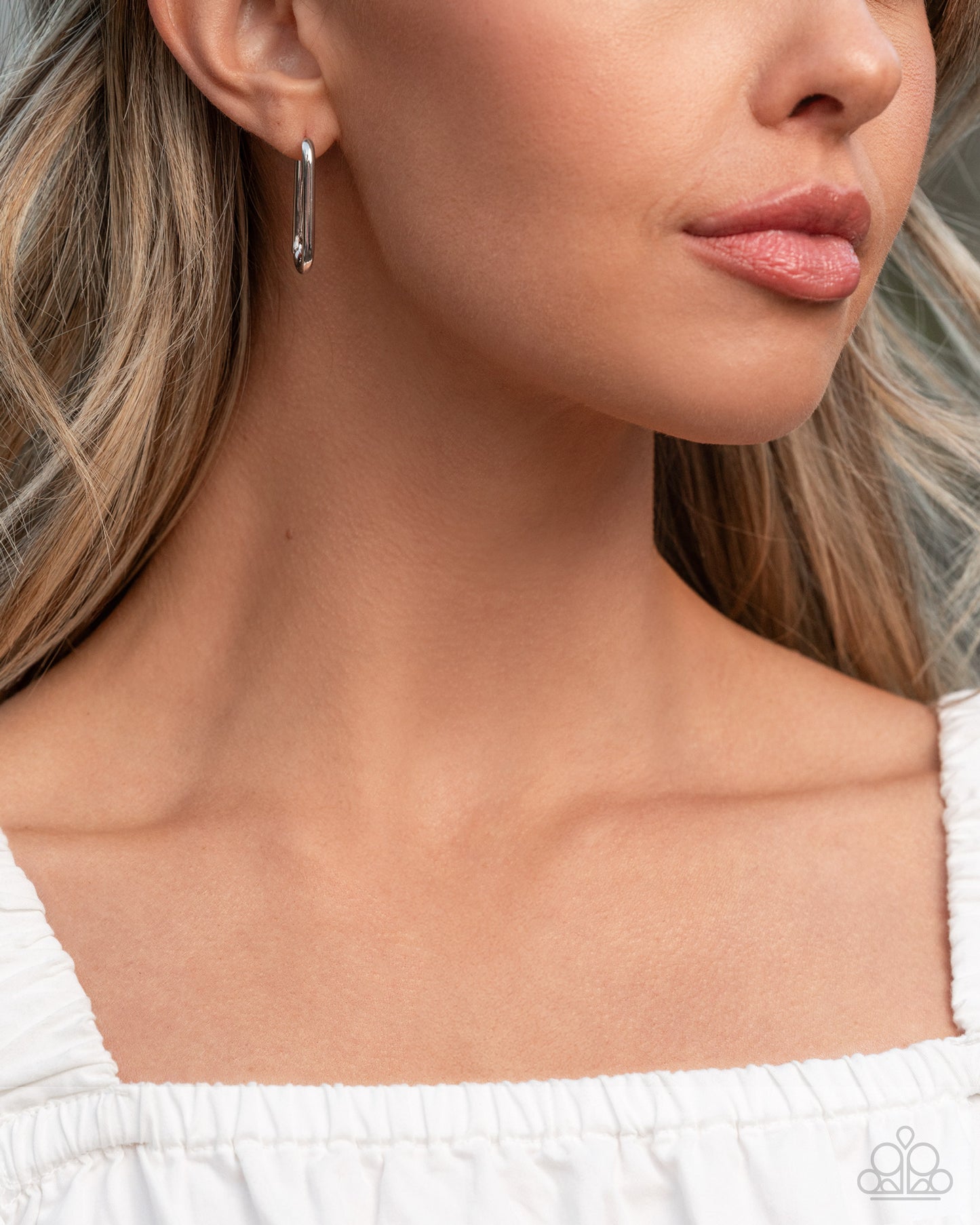 Paramount Paperclips - Silver - Paparazzi Earring Image