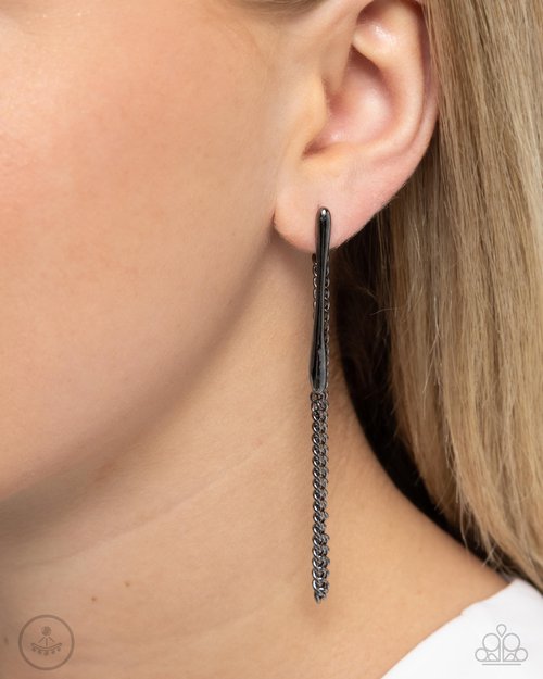 Trenchant Tease - Black - Paparazzi Earring Image