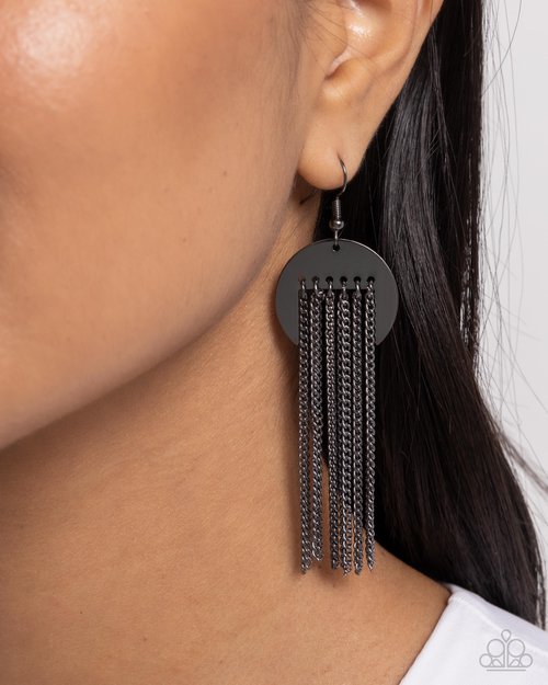 Levitating Leader - Black - Paparazzi Earring Image