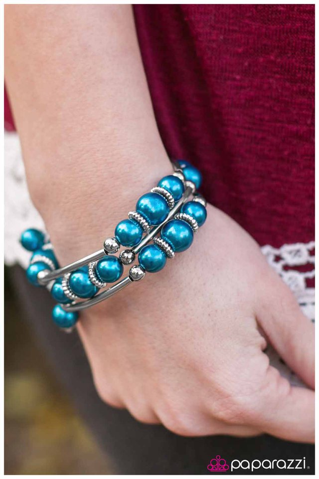Paparazzi Bracelet ~ Thats A Wrap! - Blue