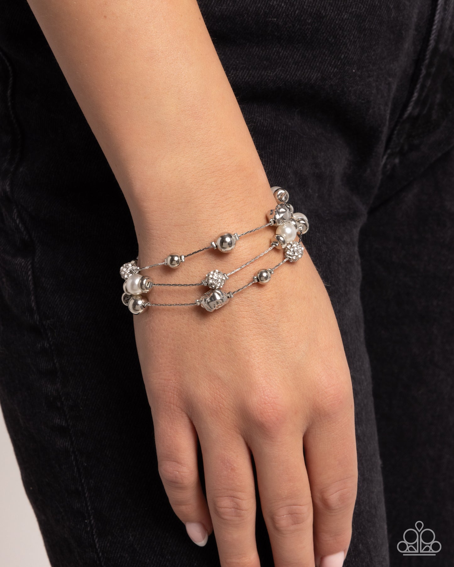 Classy Cruise - White - Paparazzi Bracelet Image