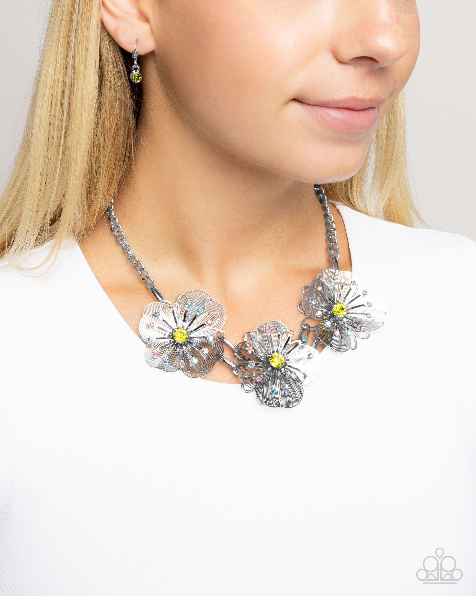 Falsetto Folktale - Green - Paparazzi Necklace Image