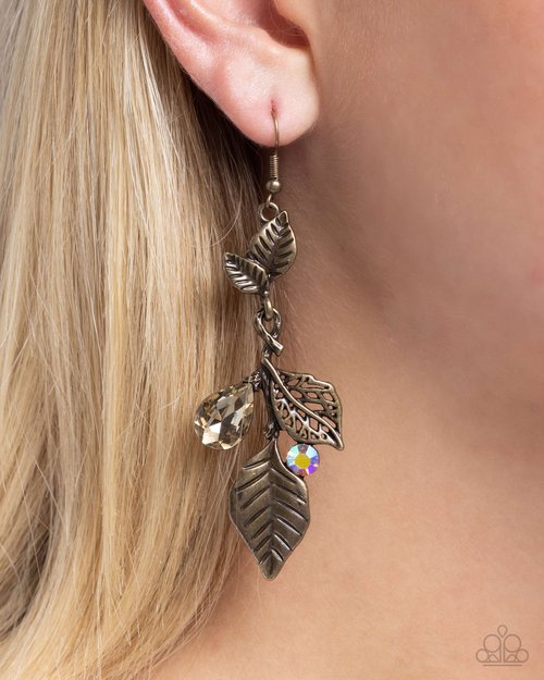 Descending Dazzle - Paparazzi Earring Image