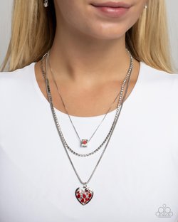 Seize the Sides - Paparazzi Necklace Image