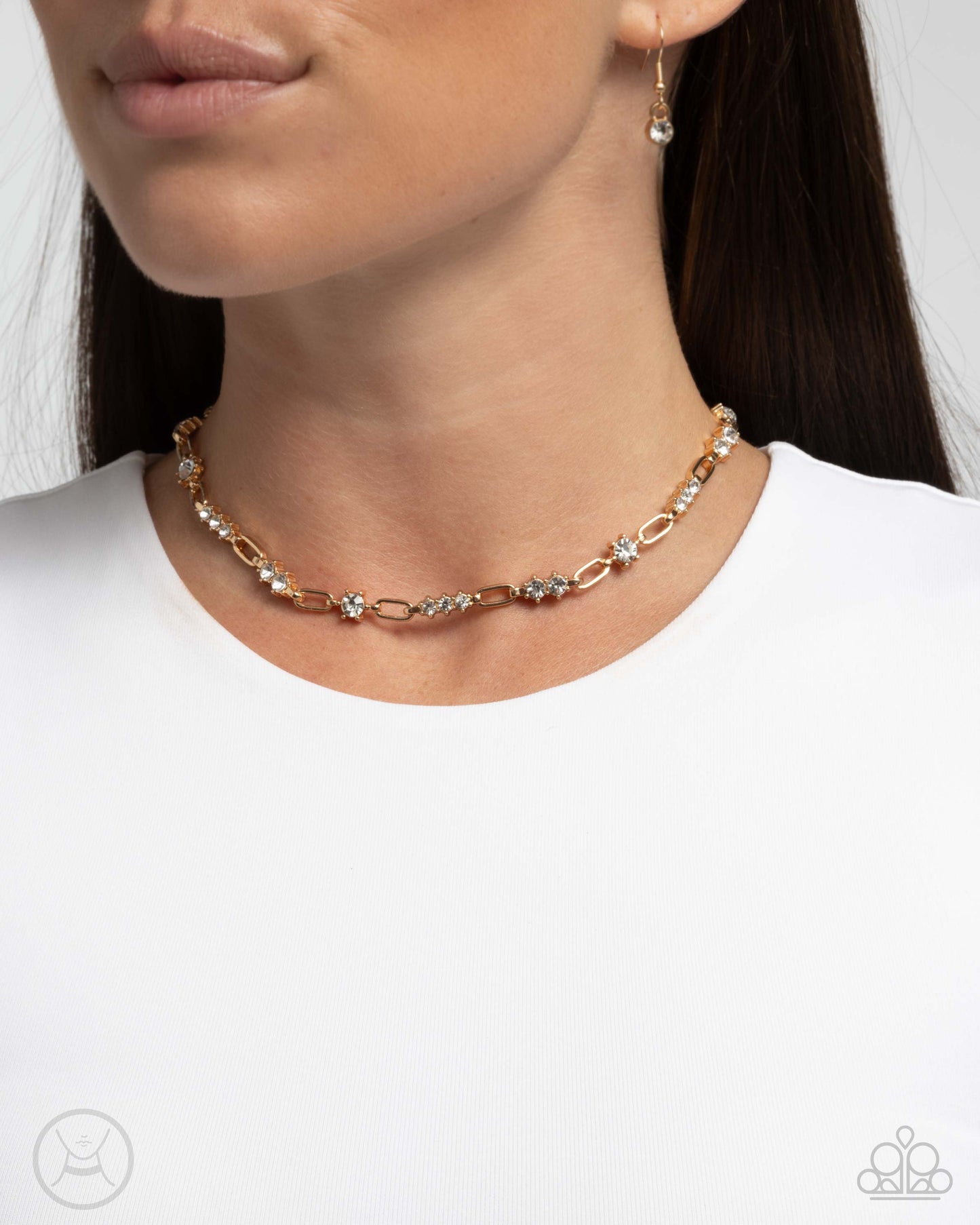 Pronged Pageantry - Gold - Paparazzi Necklace Image