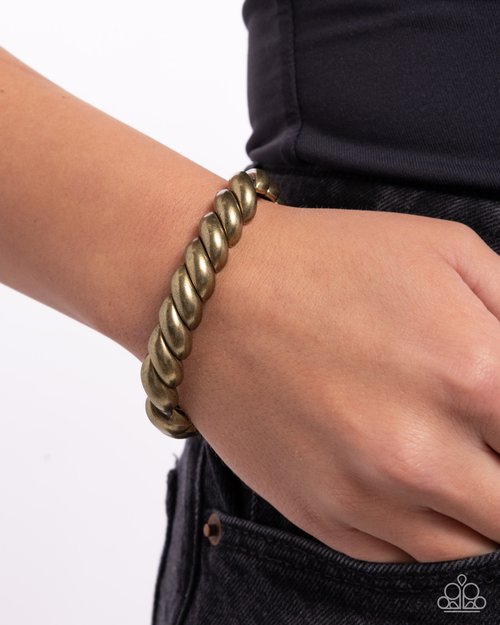 Carefree Curls - Brass - Paparazzi Bracelet Image