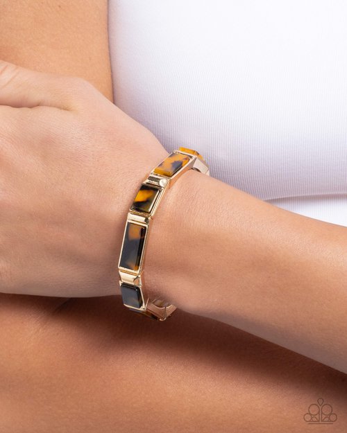 Acrylic Accent - Gold - Paparazzi Bracelet Image