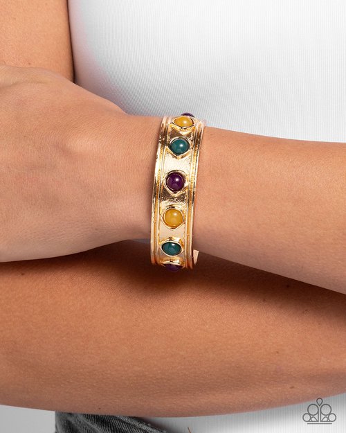 Fitted Fancy - Gold - Paparazzi Bracelet Image