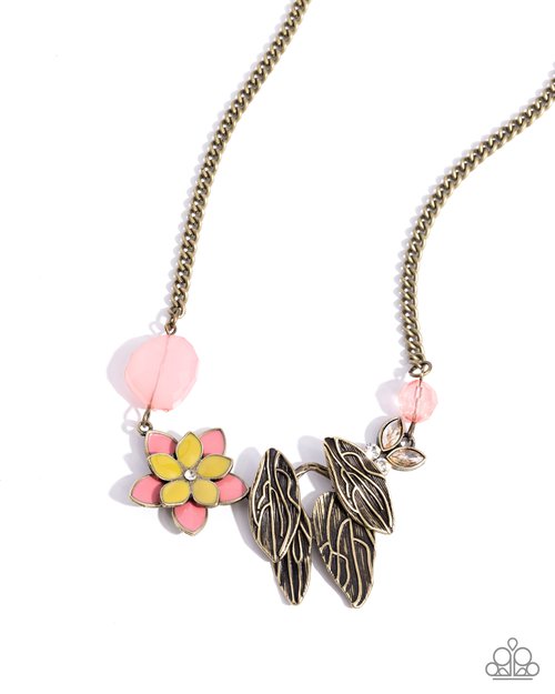 Standing Shimmer - Paparazzi Necklace Image