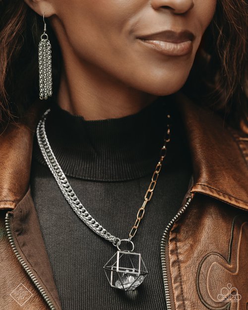 Enclosed Edge - Paparazzi Necklace Image