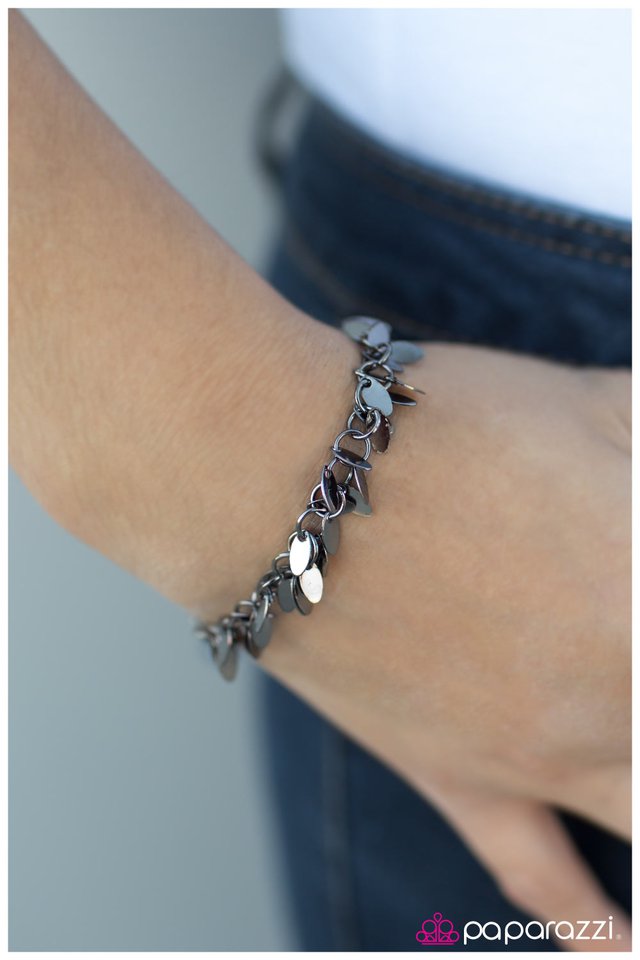 Paparazzi Bracelet ~ Bite Me! - Black